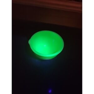 VTG Uranium Jadeite Sunbeam Mixing Bowl , Small
